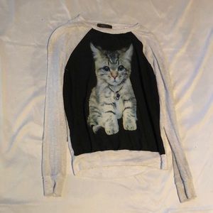 Knitted long sleeve shirt with cat